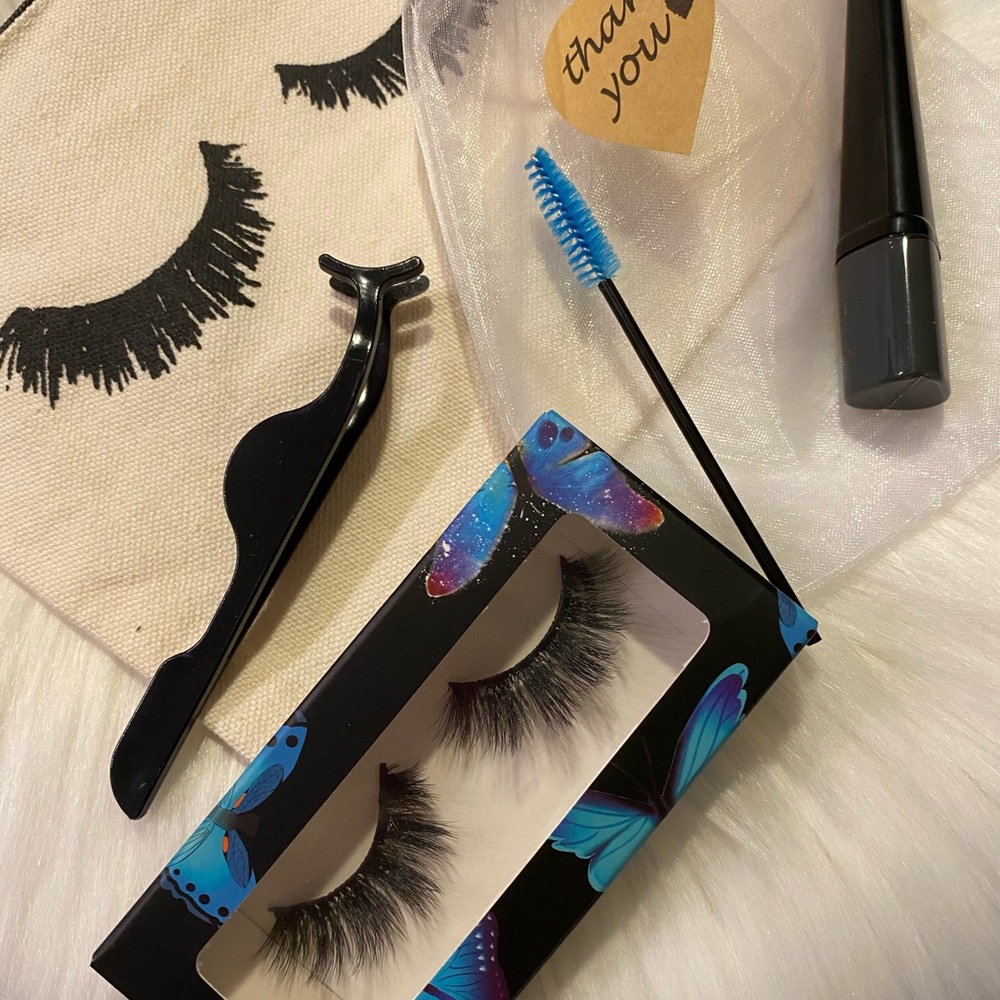 Lashes 🦋 - Picture 8 of 8